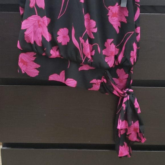 NWT Banana Republic Tank with Tie - Picture 2 of 6